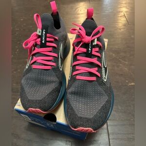 Brooks Stealthfit 5, gray/pink/teal, size 9.5